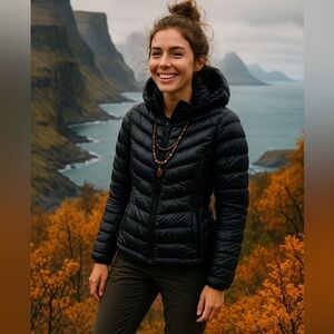 Andrew Marc Black  Packable Compressible Lightweight Duck Down Jacket Size Small